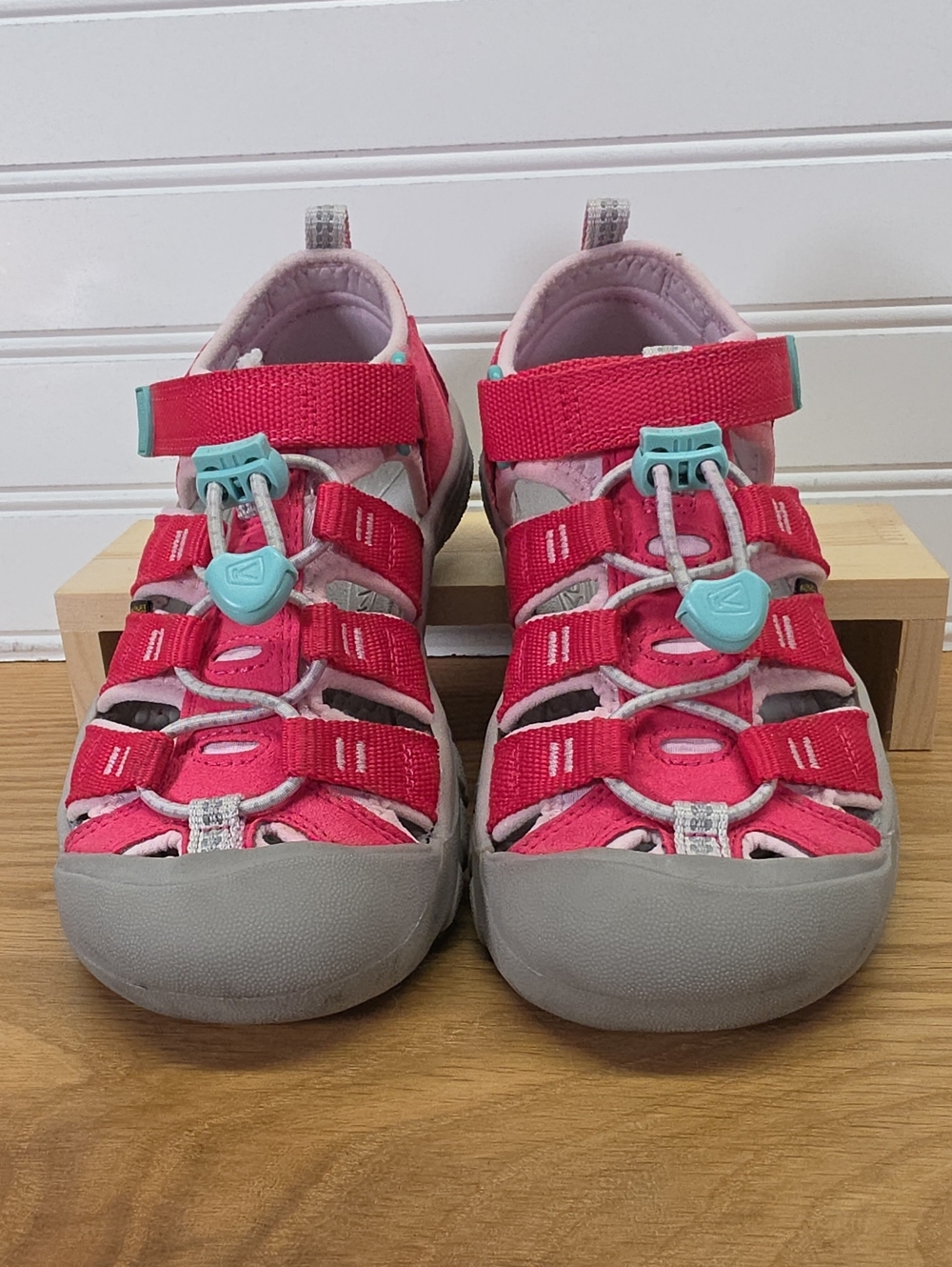 Keen Girls Newport H2 Sandals Raspberry/Giggle Pink Size 1 - Picture 3 of 7